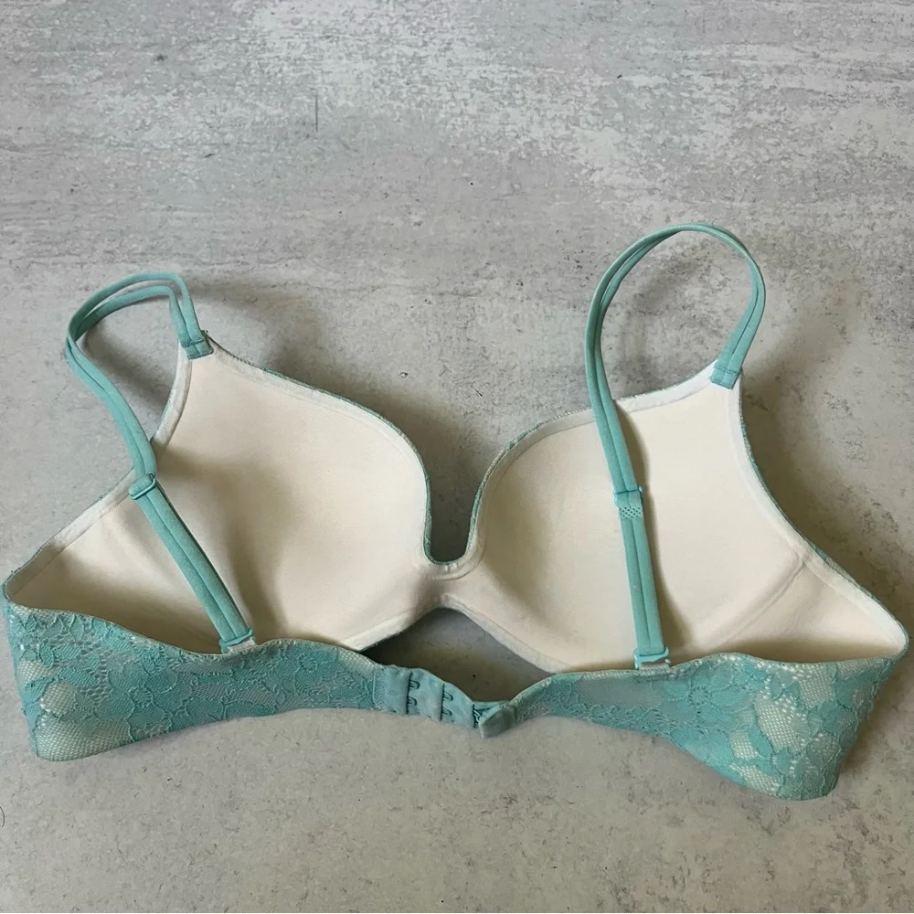 Victoria's Secret Angels Secret Embrace Padded Bra 34A - Picture 2 of 3